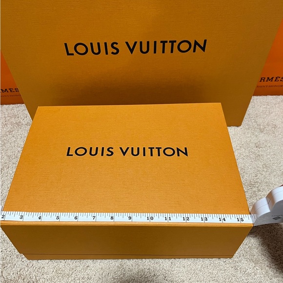 Louis Vuitton Box. - Picture 1 of 5